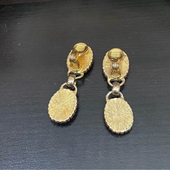 Vintage Signed MONET Fleur De Lis Dangling Earrings - Picture 6 of 10